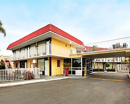 Express Inn & Suites Clearwater Pinellas Park Exteriér fotografie