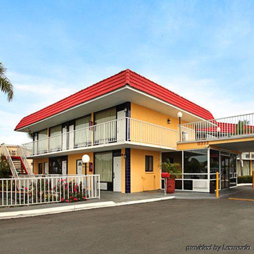 Express Inn & Suites Clearwater Pinellas Park Exteriér fotografie