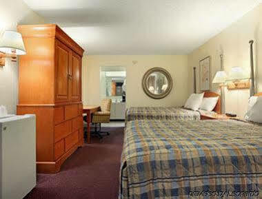 Express Inn & Suites Clearwater Pinellas Park Exteriér fotografie