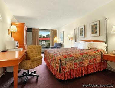 Express Inn & Suites Clearwater Pinellas Park Exteriér fotografie